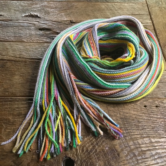 The Scarf of Many Colors - Picture 3 of 6